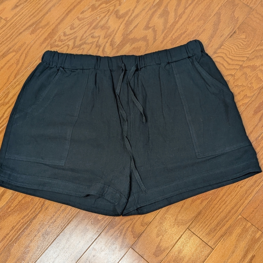 Women's Black Casual Shorts. Miss Look Size 4xl.